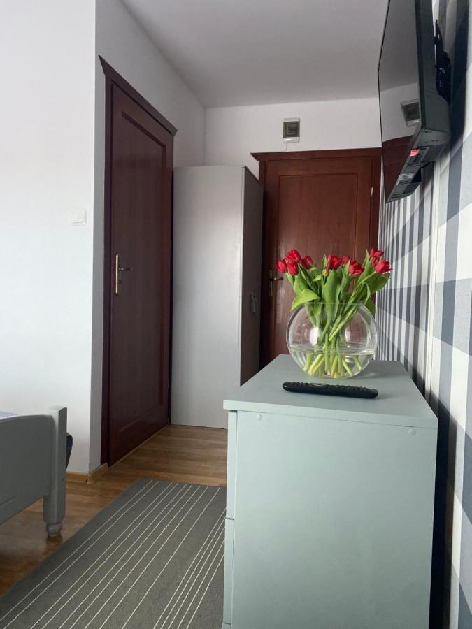 Gosciniec Pod Lipa Apartment Mikolajki  Exterior photo