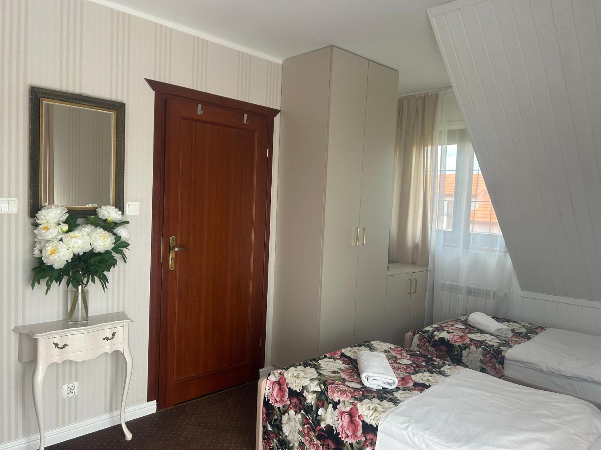Gosciniec Pod Lipa Apartment Mikolajki  Exterior photo
